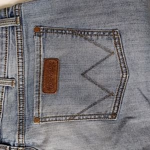 Wrangler retro slim boot blue jeans
